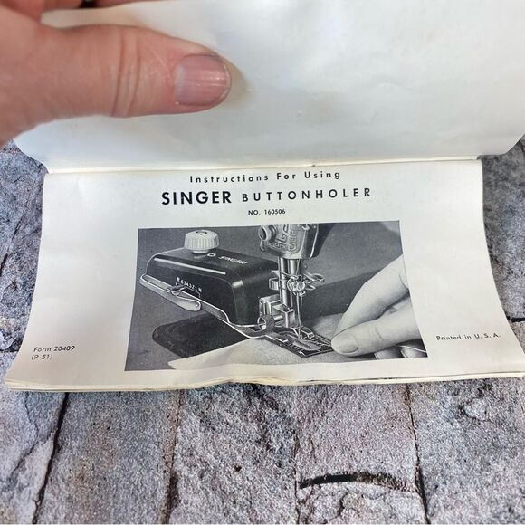 Singer Sewing Machine Vintage Button Holer Original Box Instructions Model 99 - Picture 3 of 13